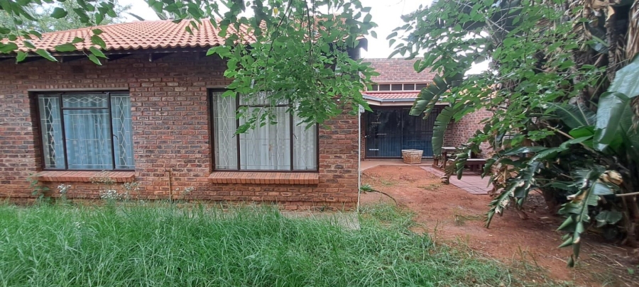 3 Bedroom Property for Sale in Rhodesdene Northern Cape